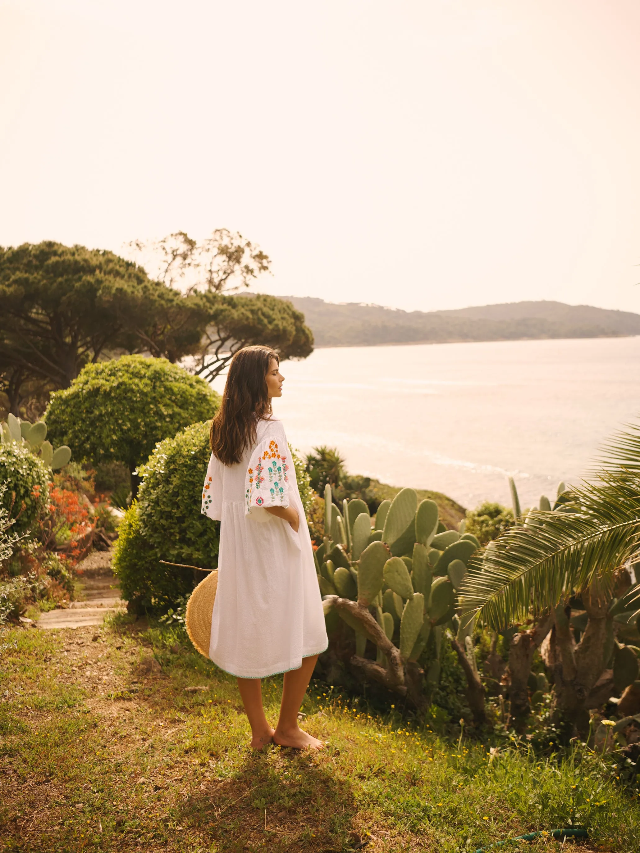 Remi cotton seersucker embroidered dress - White