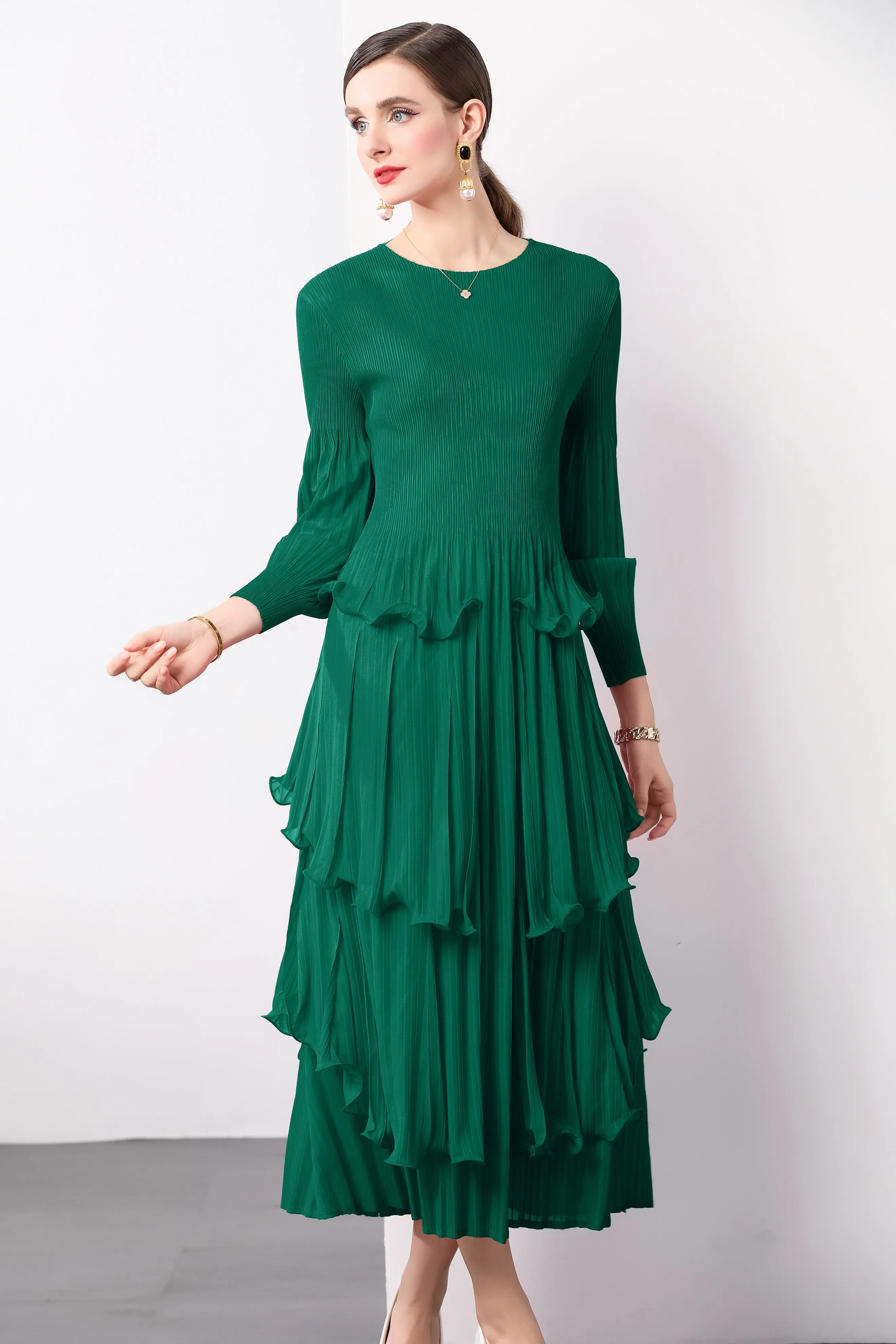Women's Pleated Elastic Layered Hem Midi Dress